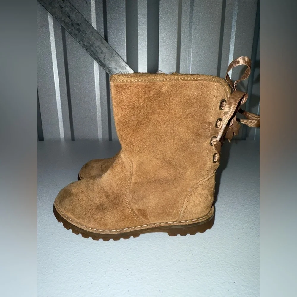 Ugg girl boots size 9